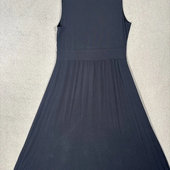 LL Bean Dress Womens Size S REG Black Sleeveless V Neck Midi Dress Rayon Spandex - Picture 9 of 16